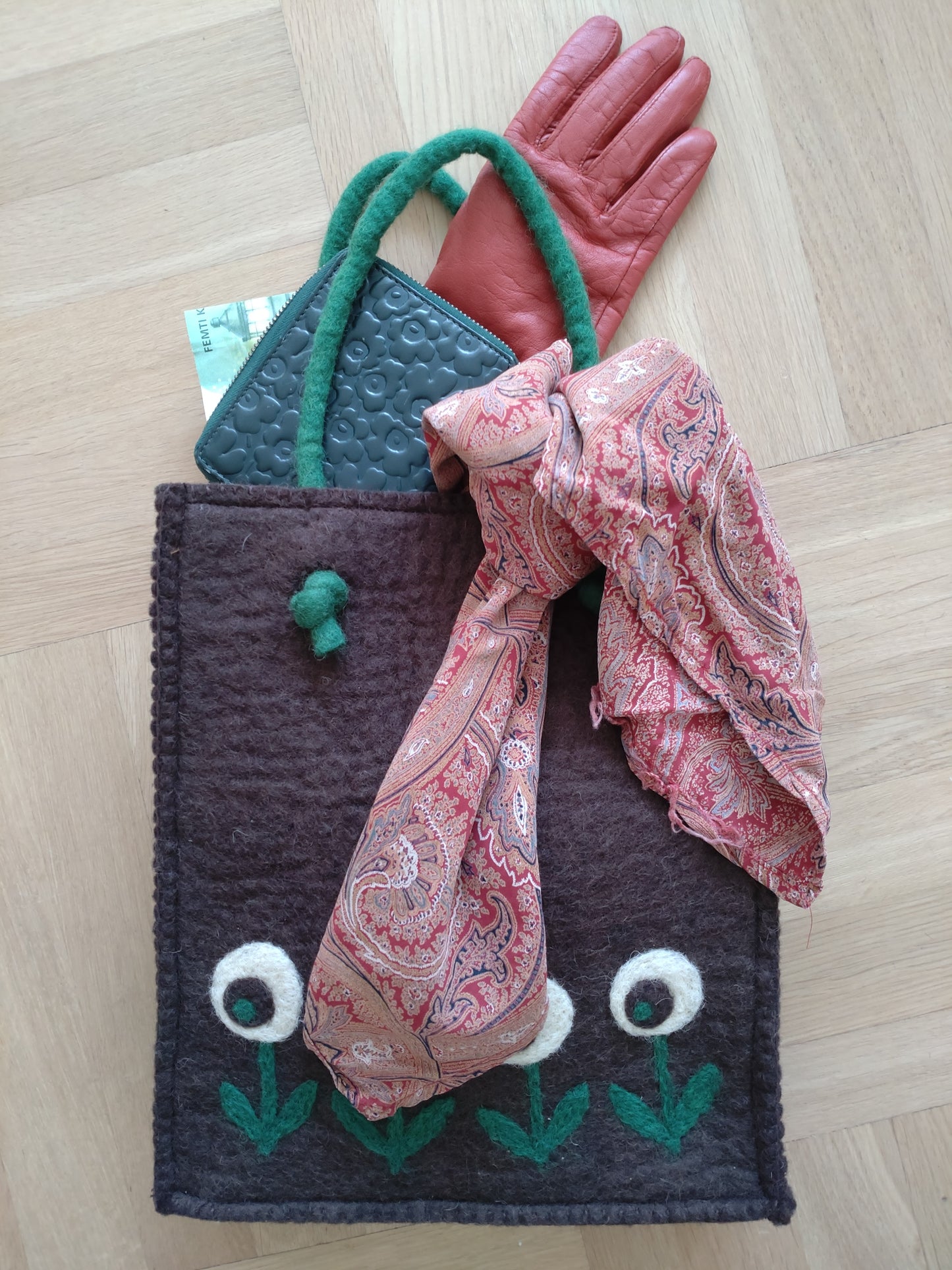 Bellis wool bag 